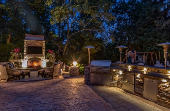 Outdoor kitchen